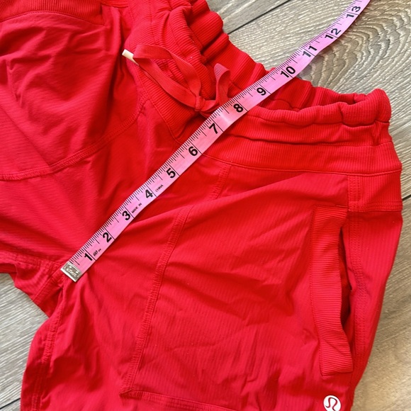 Lululemon Capri Pants 👖 - Picture 5 of 8
